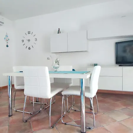 La Casa Bianca A Due Minuti A Piedi Dal Mare Holiday home Castelsardo