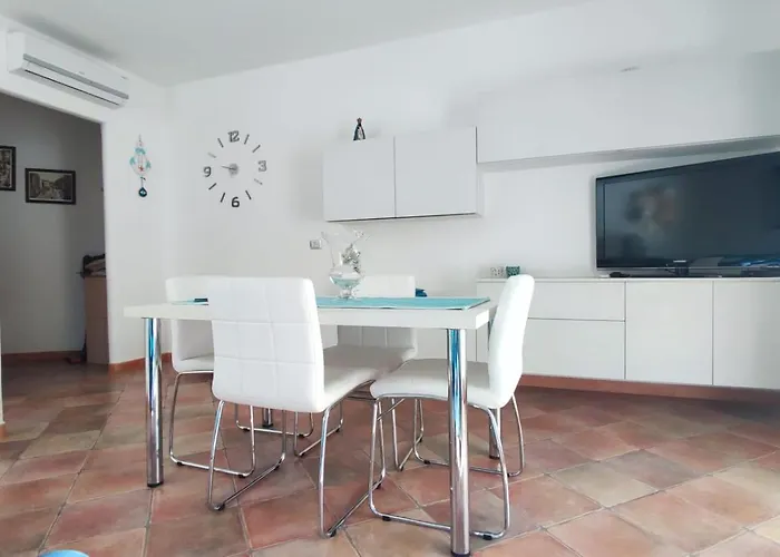 La Casa Bianca A Due Minuti A Piedi Dal Mare Ferienhaus Castelsardo