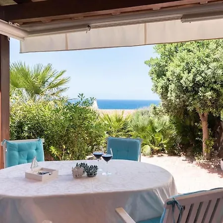 Holiday home La Casa Bianca A Due Minuti A Piedi Dal Mare *