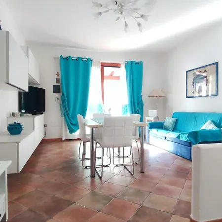 La Casa Bianca A Due Minuti A Piedi Dal Mare Holiday home